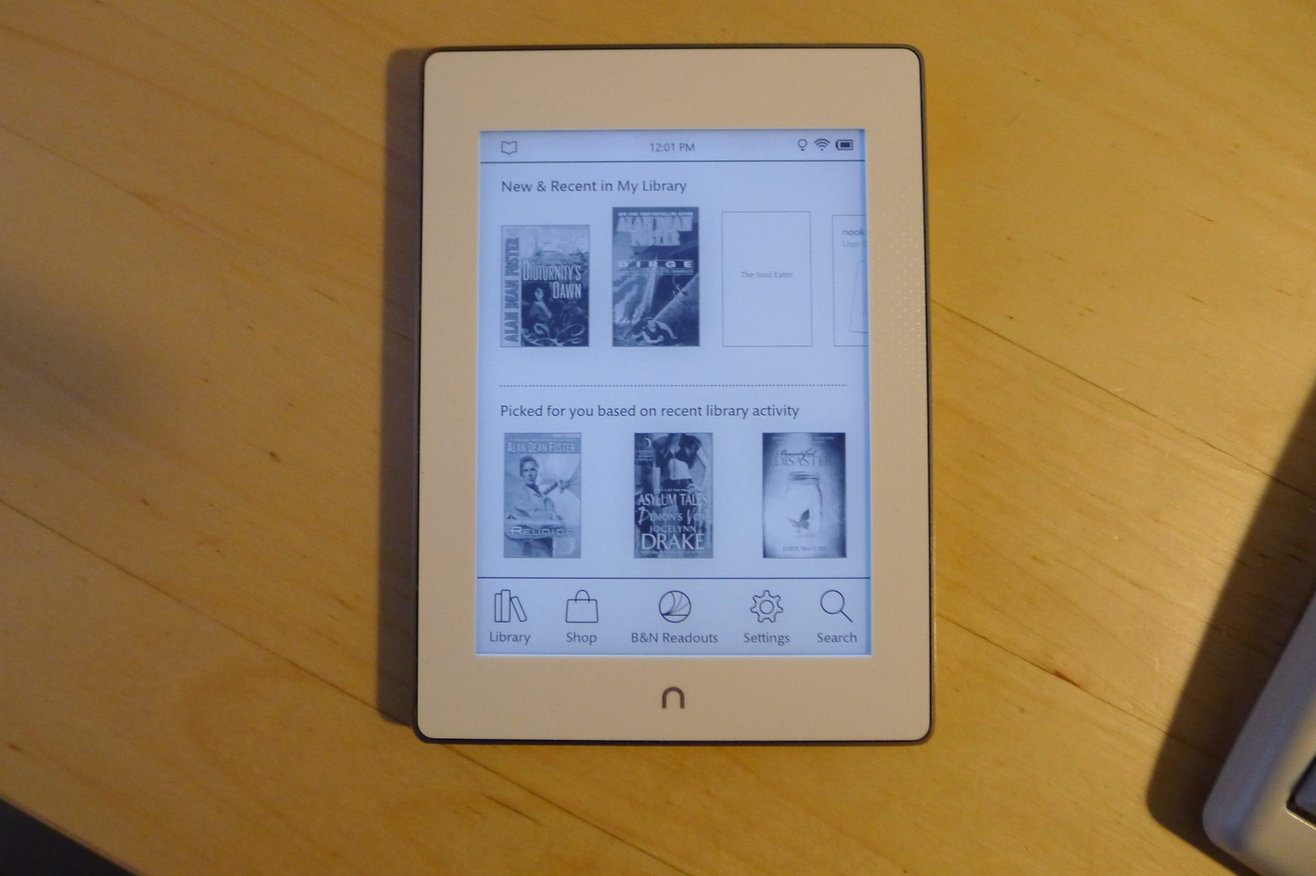 Nook Glowlight Plus Review If It Were Made By Anyone Other than B&N